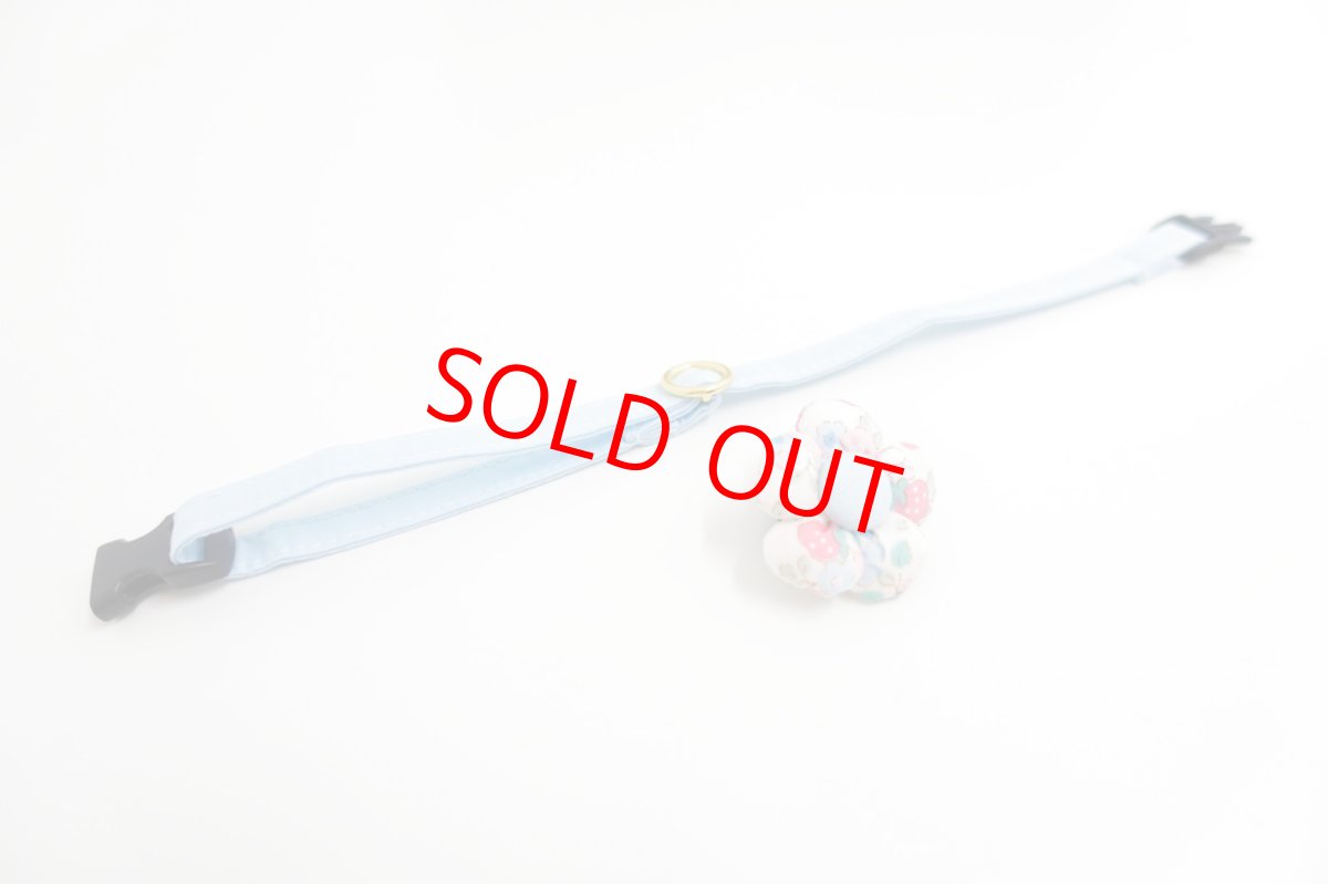 画像3: フラワーモチーフの首輪（水色×イチゴ柄） (3)