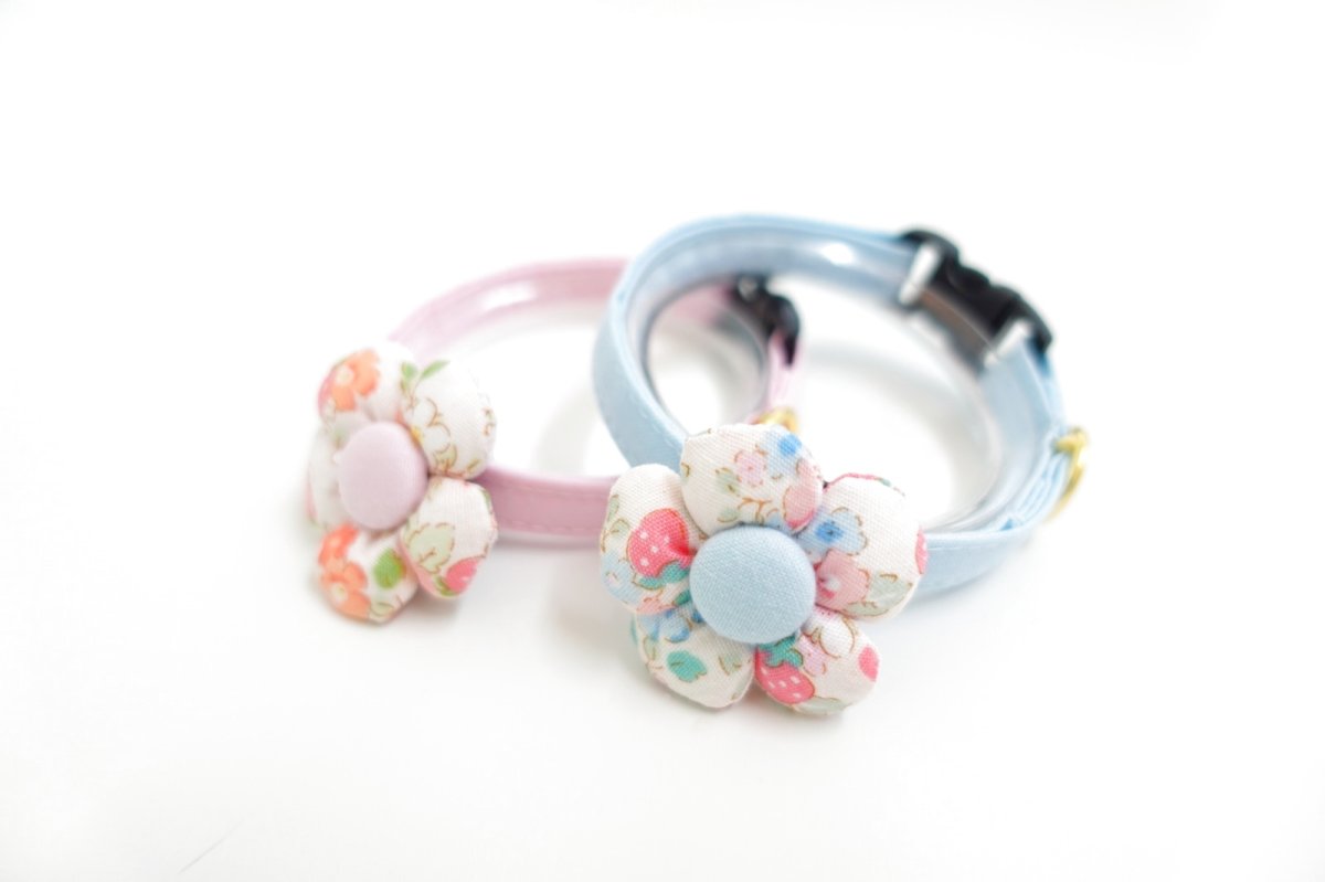 画像2: フラワーモチーフの首輪(ピンク×イチゴ柄) (2)