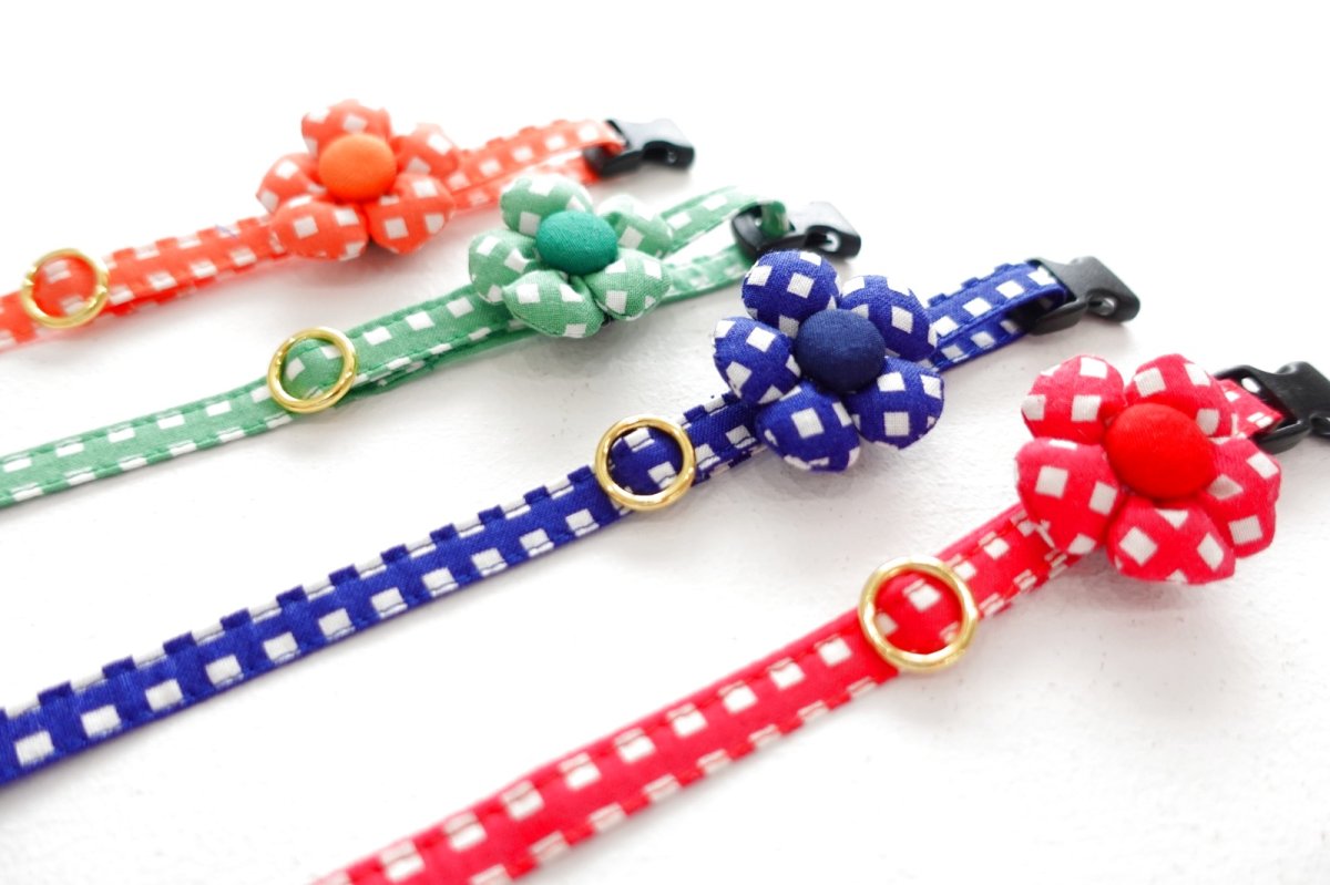 画像3: レトロチェック・フラワーモチーフの首輪(ブルー) (3)