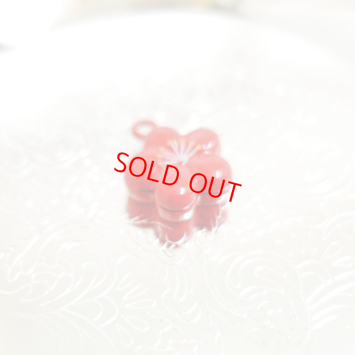 画像1: 梅モチーフ鈴（レッド） (1)