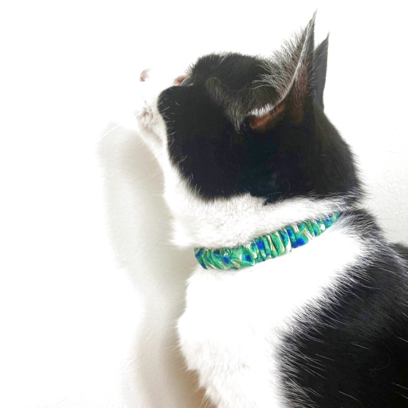 画像1: エアリーシュシュ・LIBERTYファブリック・シュシュ猫首輪・Emily(エミリー)グリーン×パープル