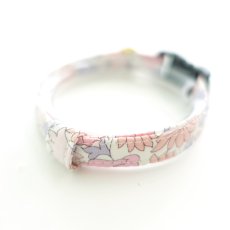 画像1: エアリー首輪・LIBERTY Fabrics・リバティ・ファブリックス猫首輪（Poppy＆Daisy ）ポピー＆デイジー リバティ/ピンク (1)