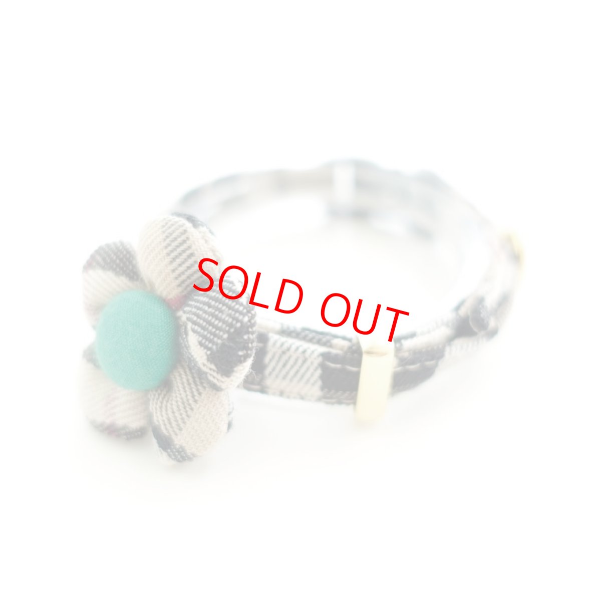 画像1: ノバチェック・フラワーモチーフの首輪(ベージュチェック×グリーン) (1)