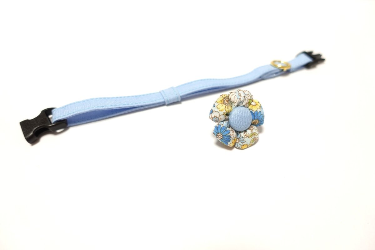 画像2: Petite Fleur/プチフルール/フラワーモチーフ猫首輪(水色) (2)