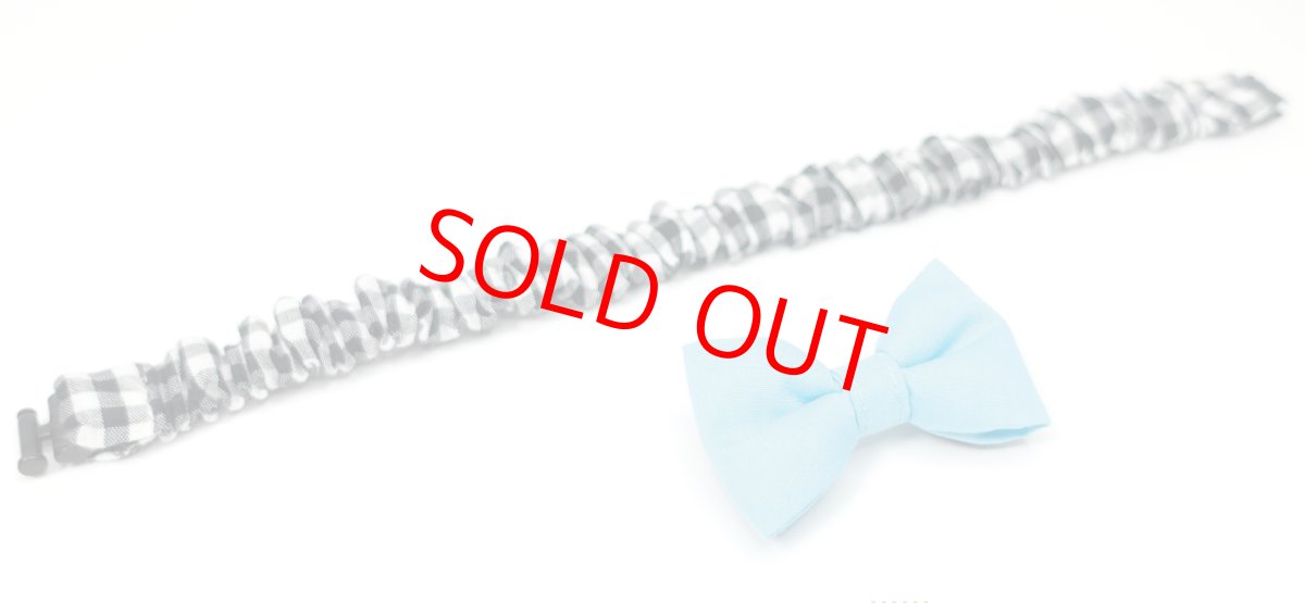 画像2: リボン・シュシュ猫首輪/セーフティーバックル付き/ブラックギンガム×無地リボン(水色) (2)