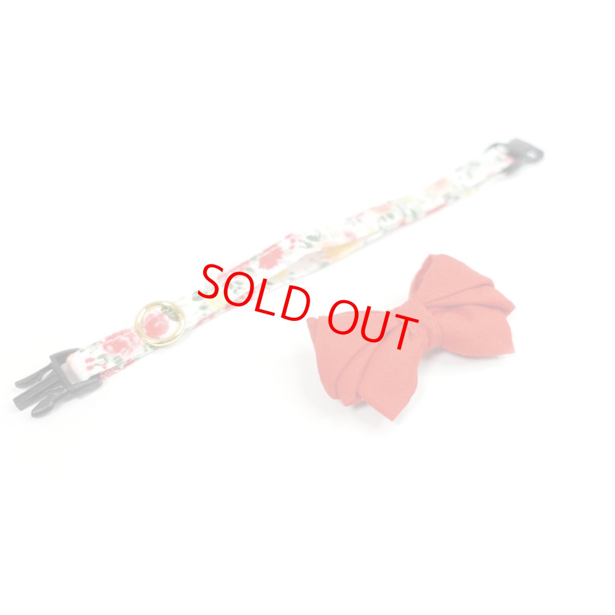 画像2: ビオラリボン猫首輪・（ビオラ型リボン×ローズガーデン小花柄首輪） (2)