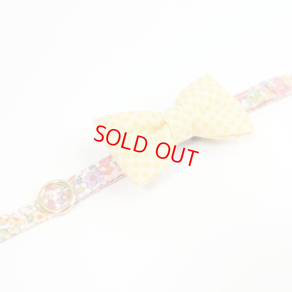 画像2: MODA・モダファブリックシリーズ・On The Bright Side（オンザブライトサイド）・リボン猫首輪・（イエローリボン×ピンク系小花柄首輪） (2)