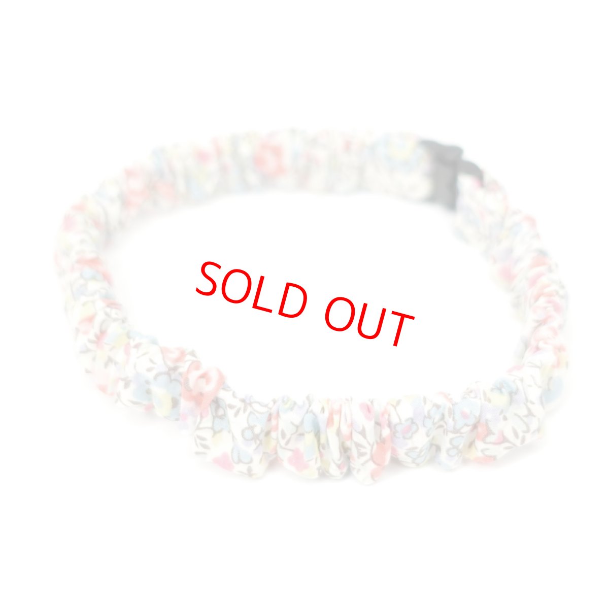 画像1: エアリーシュシュ・LIBERTYファブリック・シュシュ猫首輪・猫首輪（Emma and Georgina/エマアンドジョージーナ）アプリコット  (1)