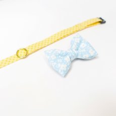 画像4: MODA・モダファブリックシリーズ・Dainty Meadow（デインティメドウ）・リボン猫首輪・（水色リボン×イエロードット首輪） (4)