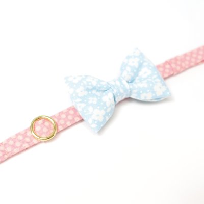 画像1: MODA・モダファブリックシリーズ・Dainty Meadow（デインティメドウ）・リボン猫首輪・（水色リボン×ピンクドット首輪）