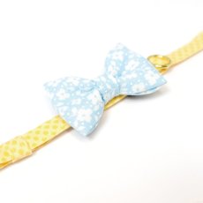 画像2: MODA・モダファブリックシリーズ・Dainty Meadow（デインティメドウ）・リボン猫首輪・（水色リボン×イエロードット首輪） (2)