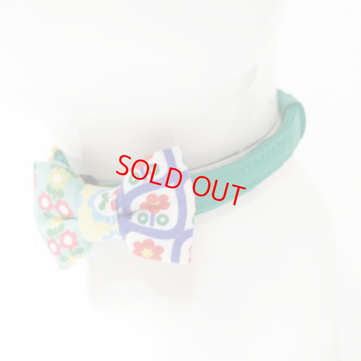 画像5: 昭和レトロな左右柄違い・ミニリボン猫首輪（P柄） (5)