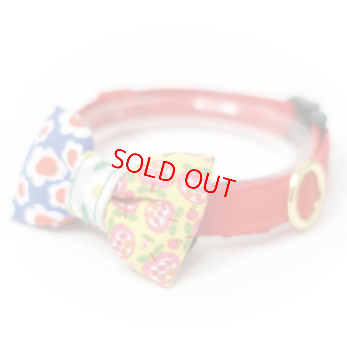 画像2: 昭和レトロな左右柄違い・ミニリボン猫首輪（F柄） (2)