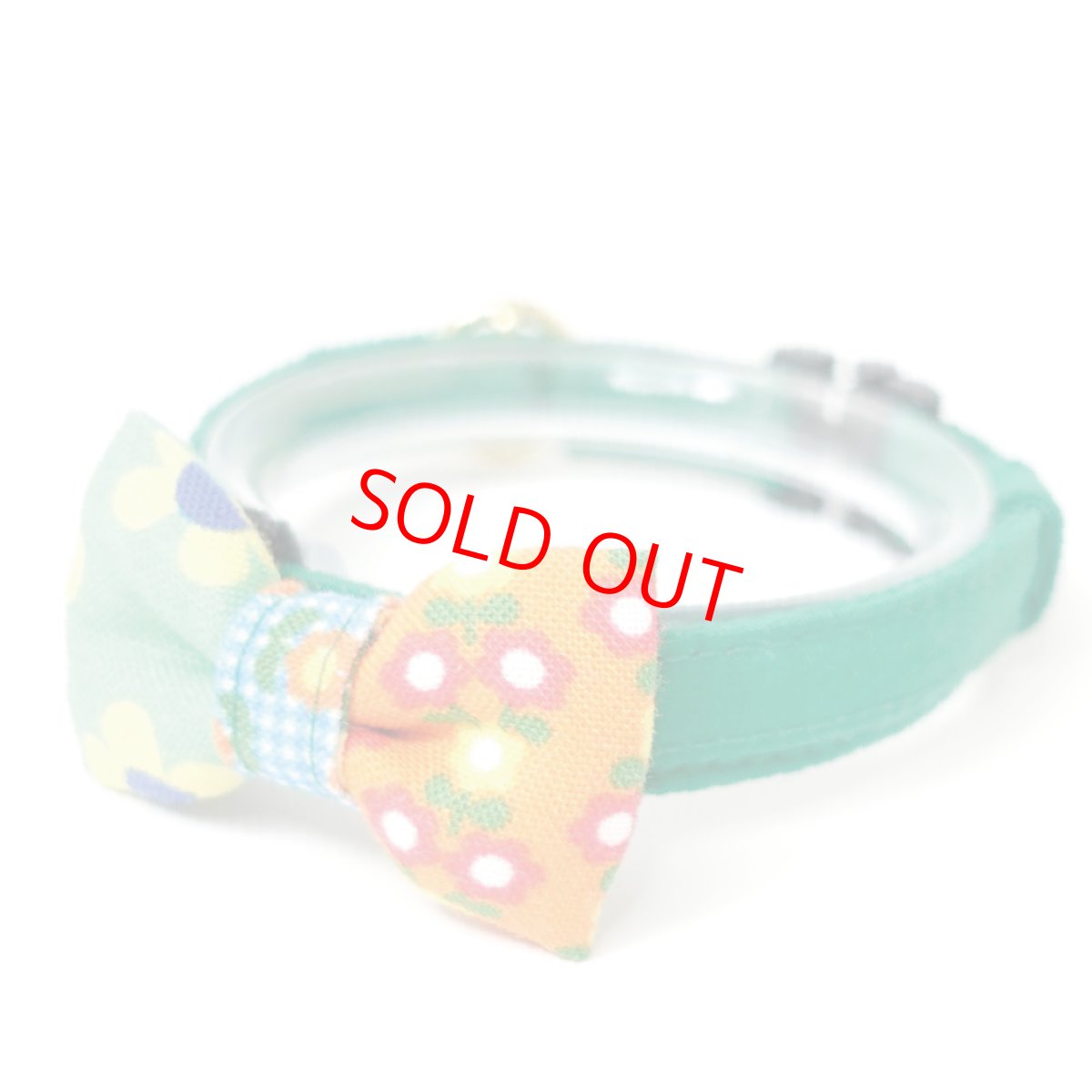 画像2: 昭和レトロな左右柄違い・ミニリボン猫首輪（M柄） (2)