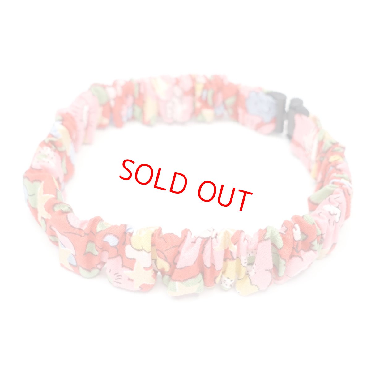 画像2: エアリーシュシュ・LIBERTYファブリック・シュシュ猫首輪・猫首輪・リバティプリント Betsy Star ベッツィ・スター/レッド (2)