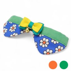 画像1: リボンチャーミー衿付首輪＆鈴付きダブルリボン（レトロなお花さんブルー）オレンジ・グリーン２色展開 (1)