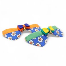 画像4: リボンチャーミー衿付首輪＆鈴付きダブルリボン（レトロなお花さんブルー）オレンジ・グリーン２色展開 (4)