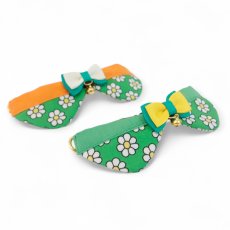 画像4: リボンチャーミー衿付首輪＆鈴付きダブルリボン（レトロなお花さんグリーン）オレンジ・グリーン２色展開 (4)