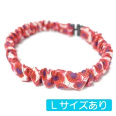 画像1: エアリーシュシュ・LIBERTYファブリック・シュシュ猫首輪・猫首輪（Xanthe Sunbeam ザンジー・サンビーム）レッド (1)