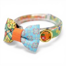 画像1: 懐かしさをまとう 昭和レトロフラワー｜左右で柄が異なるミニリボン首輪  J柄【限定1点】 (1)