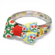 画像1: 懐かしさをまとう 昭和レトロフラワー｜左右で柄が異なるミニリボン首輪  F柄【限定1点】 (1)