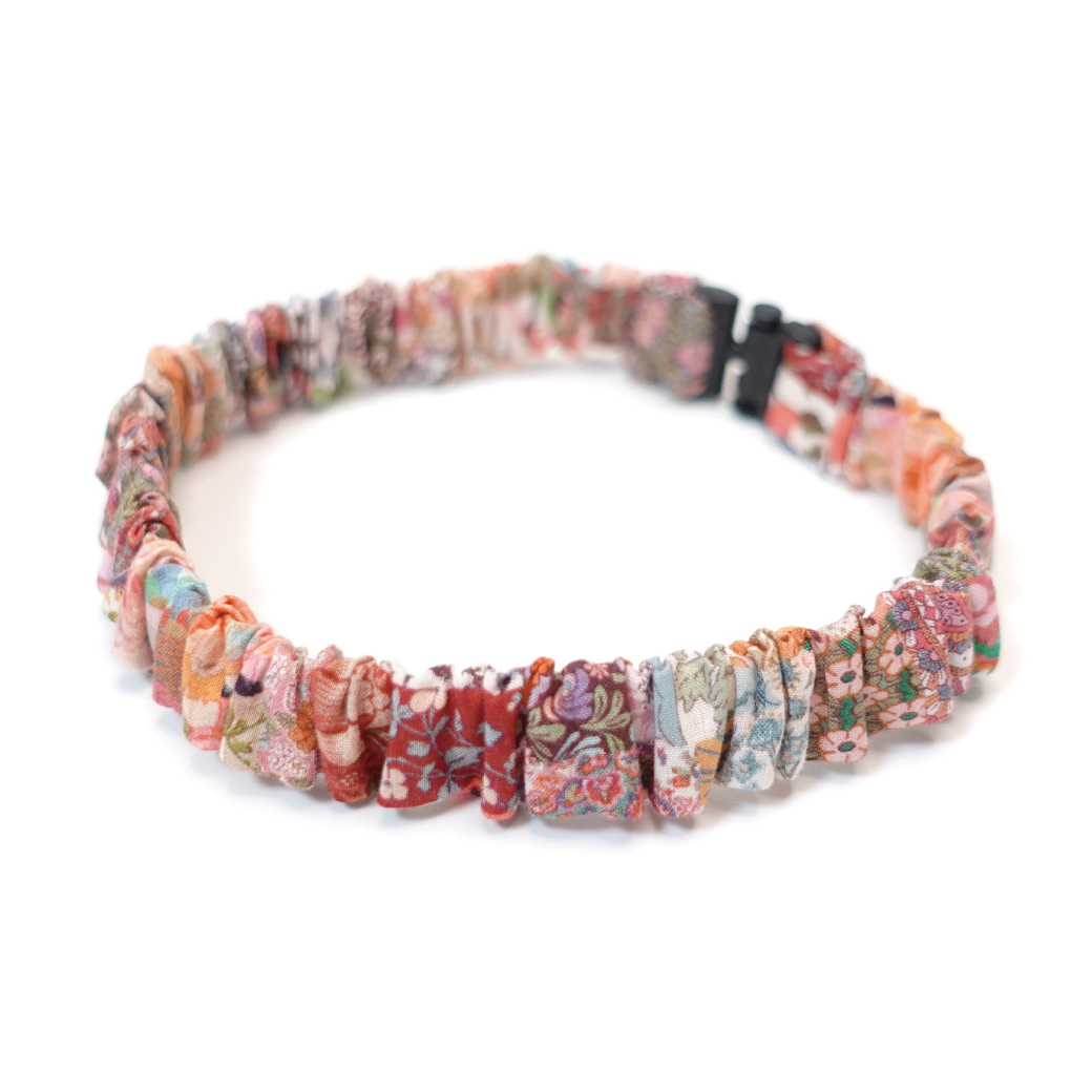 エアリーシュシュ・LIBERTYファブリック・シュシュ猫首輪・Archive patchwork （アーカイブパッチワーク）モスピンク