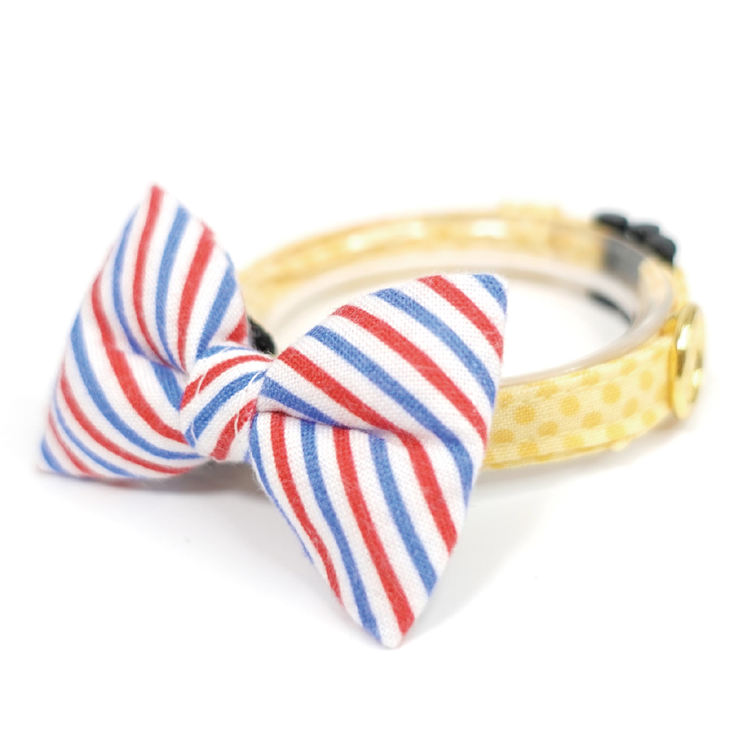 MODA・モダファブリックシリーズ・Holiday Essentials Americana（ホリデーエッセンシャルズアメリカーナ）・リボン猫首輪・（トリコロールリボン×イエロードット首輪）