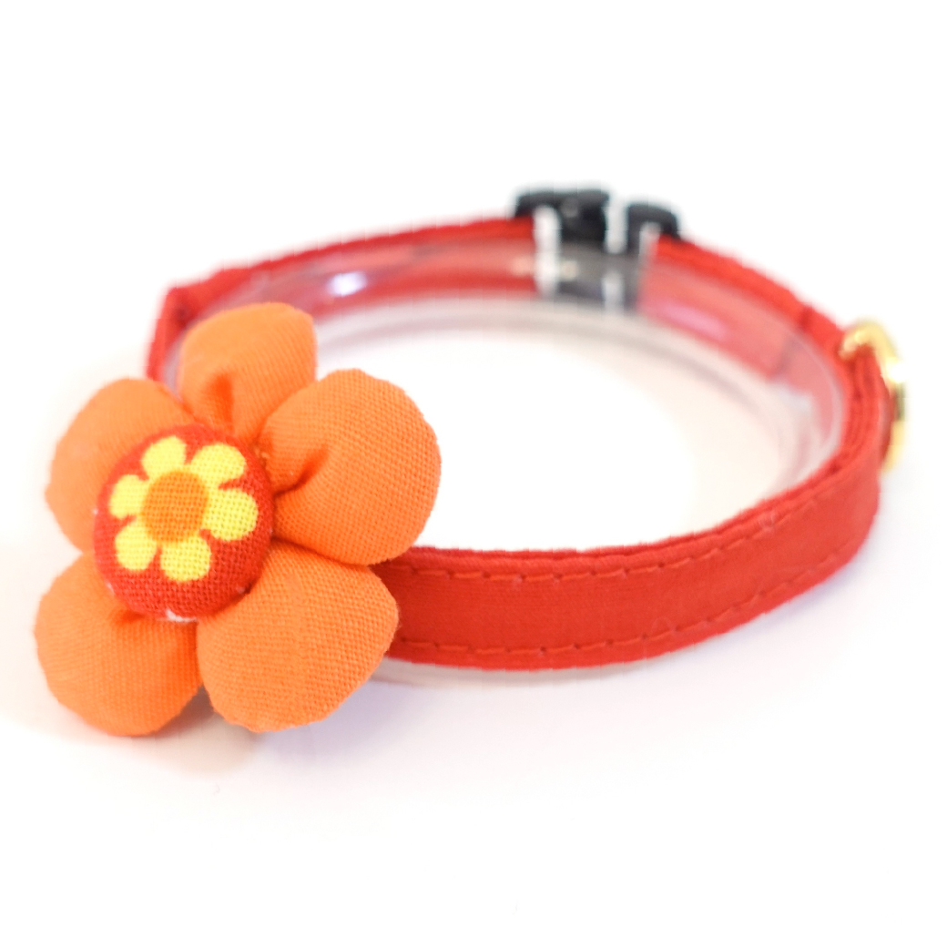 レトロフラワー・お花モチーフ首輪（赤首輪×オレンジ花びら）
